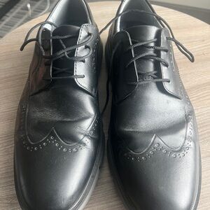 Johnston & Murphy Black Oxford Shoes with Wingtip Broguing